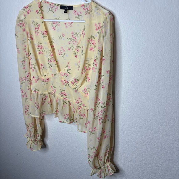Lulu's Yellow v neck Floral Blouse - Picture 2 of 9